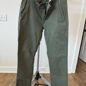 Eddie Bauer 32x34 Men's Forest Green Chinos